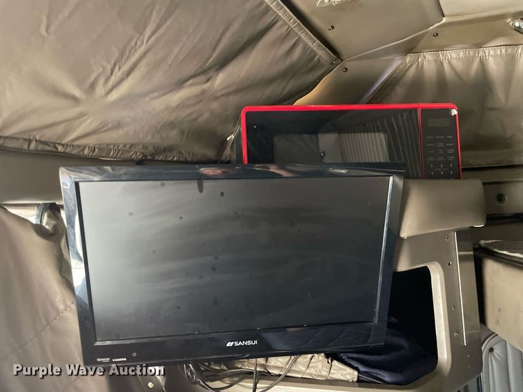 image for item NX9806 2006 Kenworth T600  semi truck