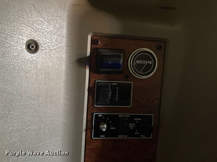 image for item NX9806 2006 Kenworth T600  semi truck