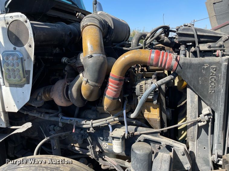 image for item NX9806 2006 Kenworth T600  semi truck