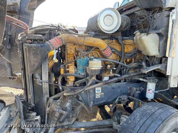 image for item NX9806 2006 Kenworth T600  semi truck