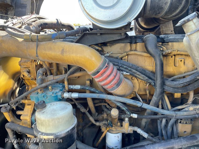 image for item NX9806 2006 Kenworth T600  semi truck