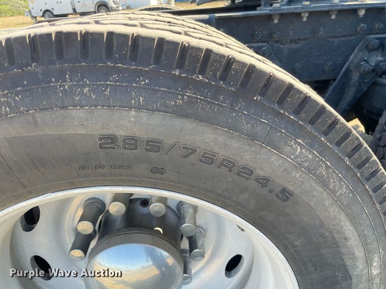 image for item NX9806 2006 Kenworth T600  semi truck