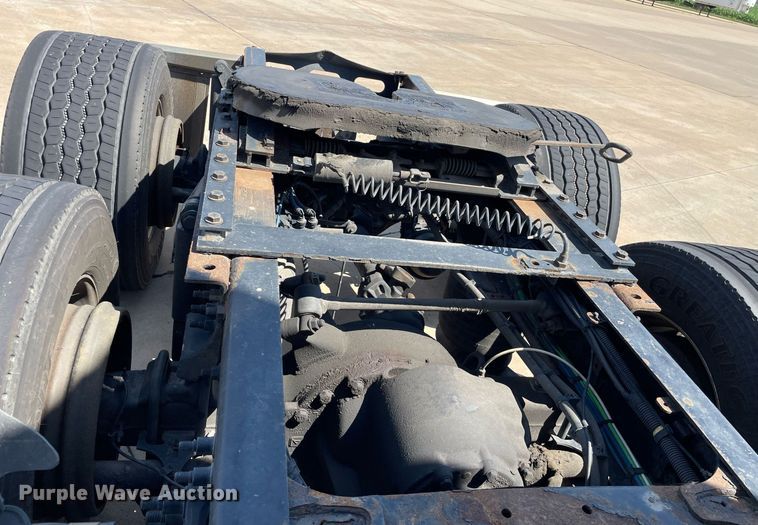 image for item NY9604 2016 Freightliner Cascadia Evolution CA125SLP  semi truck