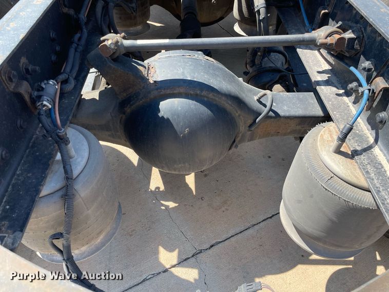 image for item NY9604 2016 Freightliner Cascadia Evolution CA125SLP  semi truck