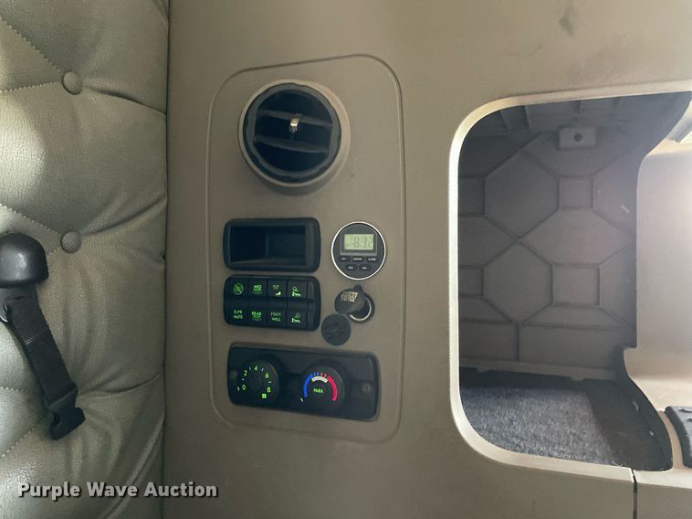 image for item NY9604 2016 Freightliner Cascadia Evolution CA125SLP  semi truck