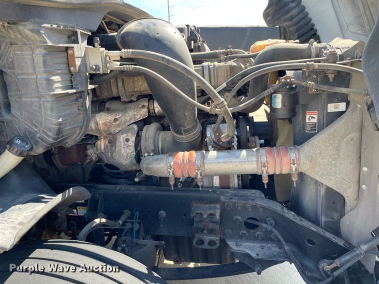 image for item NY9604 2016 Freightliner Cascadia Evolution CA125SLP  semi truck