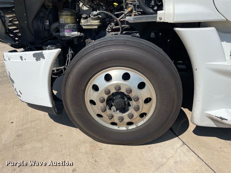 image for item NY9604 2016 Freightliner Cascadia Evolution CA125SLP  semi truck