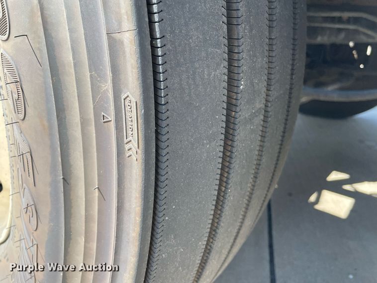 image for item NY9604 2016 Freightliner Cascadia Evolution CA125SLP  semi truck