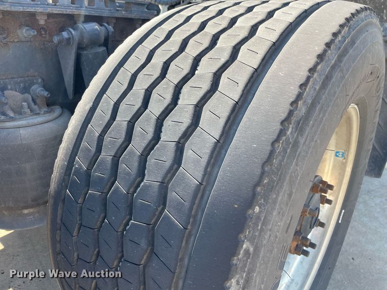 image for item NY9604 2016 Freightliner Cascadia Evolution CA125SLP  semi truck