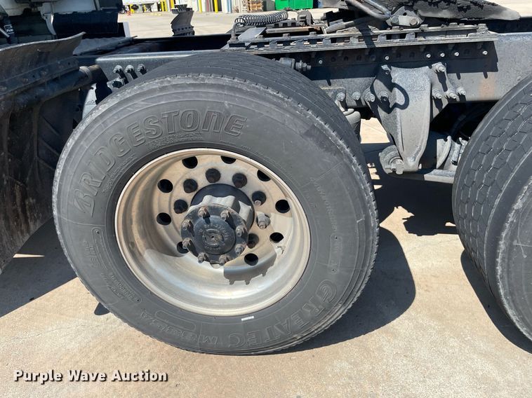 image for item NY9604 2016 Freightliner Cascadia Evolution CA125SLP  semi truck