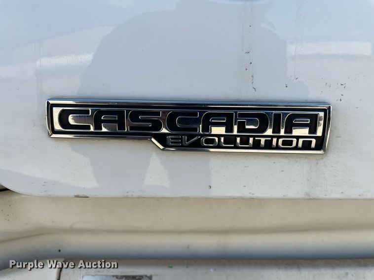 image for item NY9604 2016 Freightliner Cascadia Evolution CA125SLP  semi truck