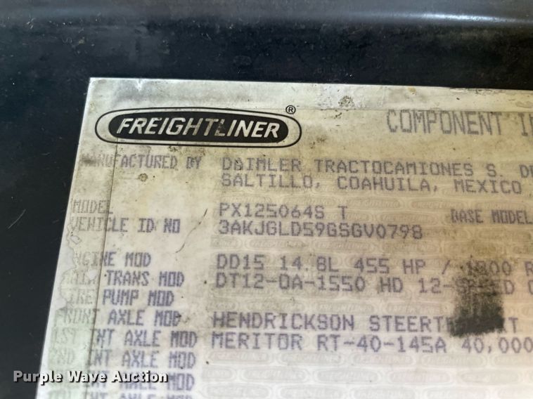 image for item NY9604 2016 Freightliner Cascadia Evolution CA125SLP  semi truck