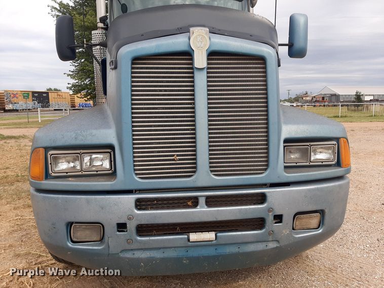 image for item OF9520 1993 Kenworth T600B  flatbed truck