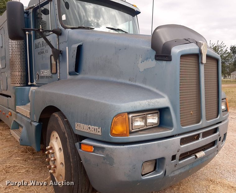 image for item OF9520 1993 Kenworth T600B  flatbed truck