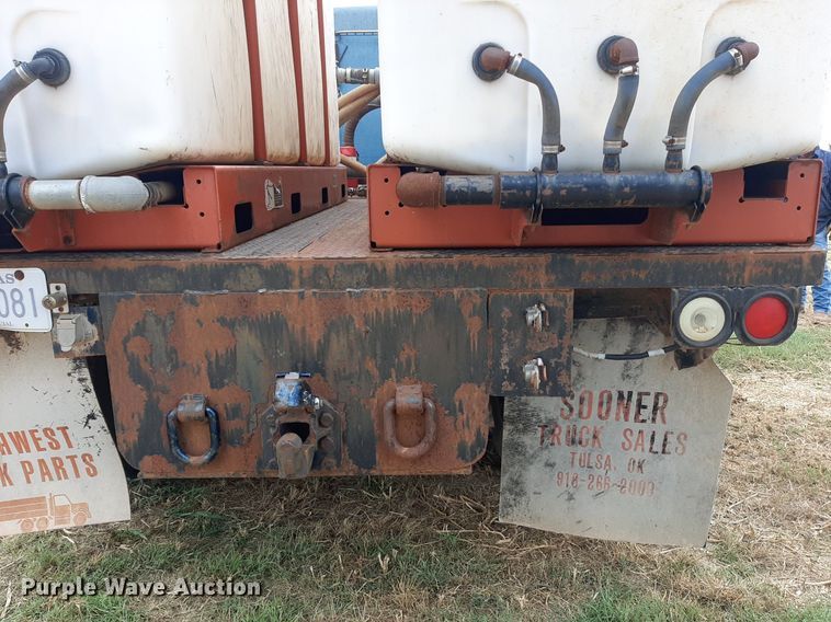 image for item OF9520 1993 Kenworth T600B  flatbed truck