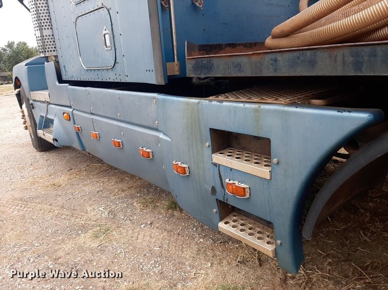 image for item OF9520 1993 Kenworth T600B  flatbed truck