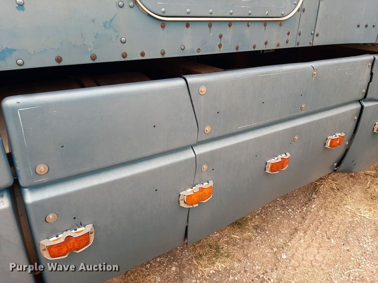 image for item OF9520 1993 Kenworth T600B  flatbed truck