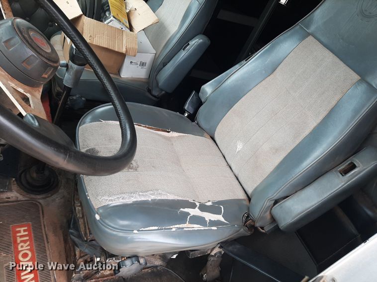 image for item OF9520 1993 Kenworth T600B  flatbed truck