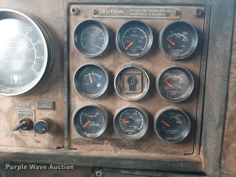 image for item OF9520 1993 Kenworth T600B  flatbed truck