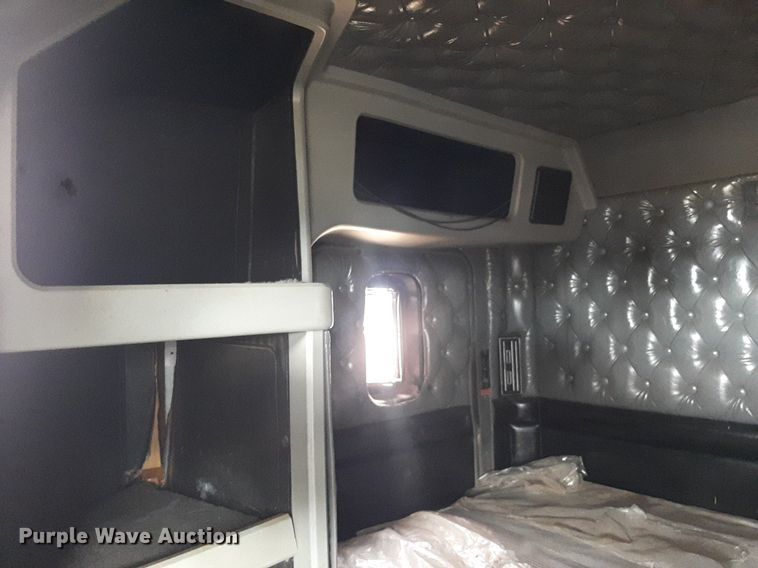 image for item OF9520 1993 Kenworth T600B  flatbed truck