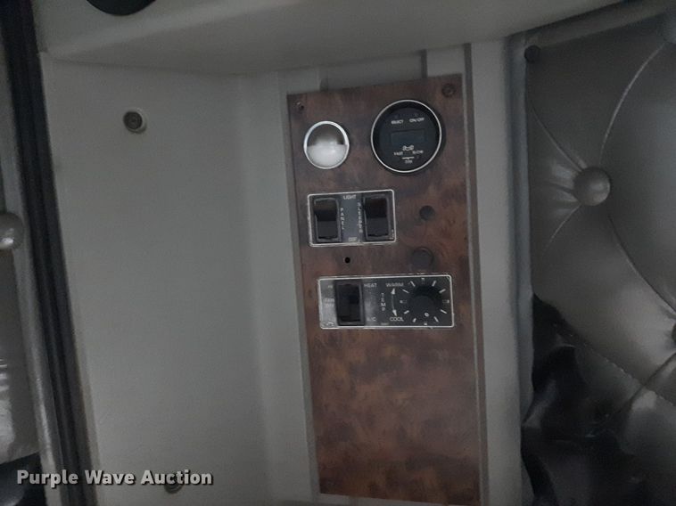 image for item OF9520 1993 Kenworth T600B  flatbed truck