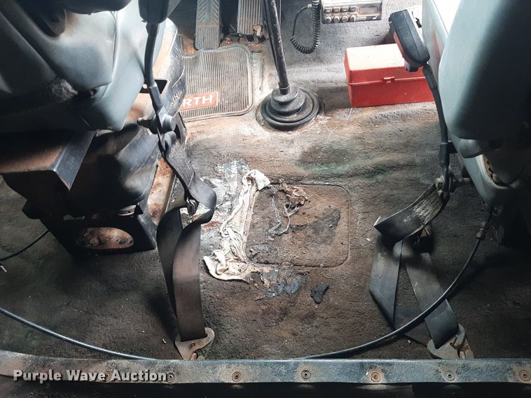 image for item OF9520 1993 Kenworth T600B  flatbed truck