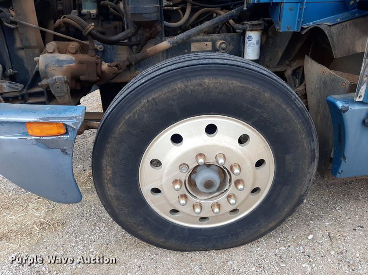 image for item OF9520 1993 Kenworth T600B  flatbed truck