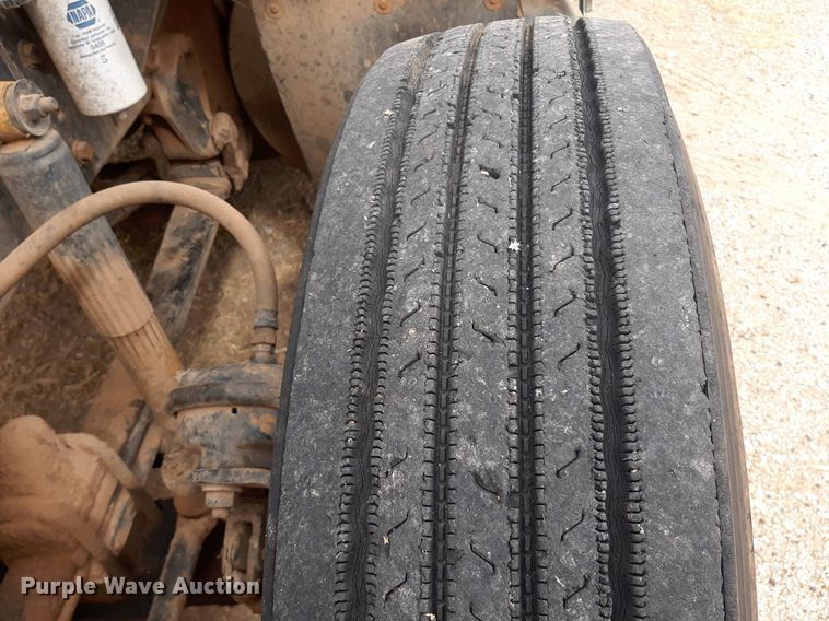 image for item OF9520 1993 Kenworth T600B  flatbed truck