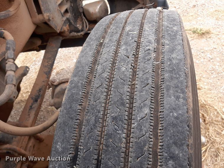 image for item OF9520 1993 Kenworth T600B  flatbed truck