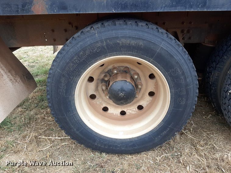 image for item OF9520 1993 Kenworth T600B  flatbed truck