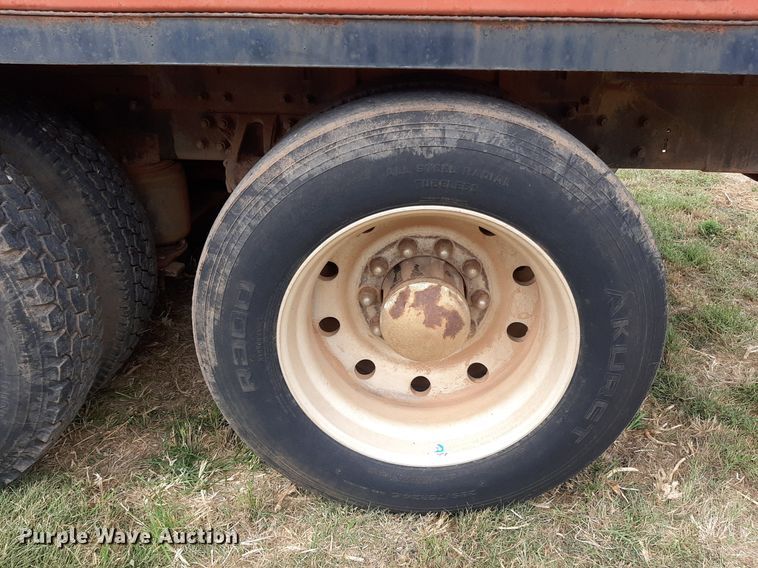 image for item OF9520 1993 Kenworth T600B  flatbed truck