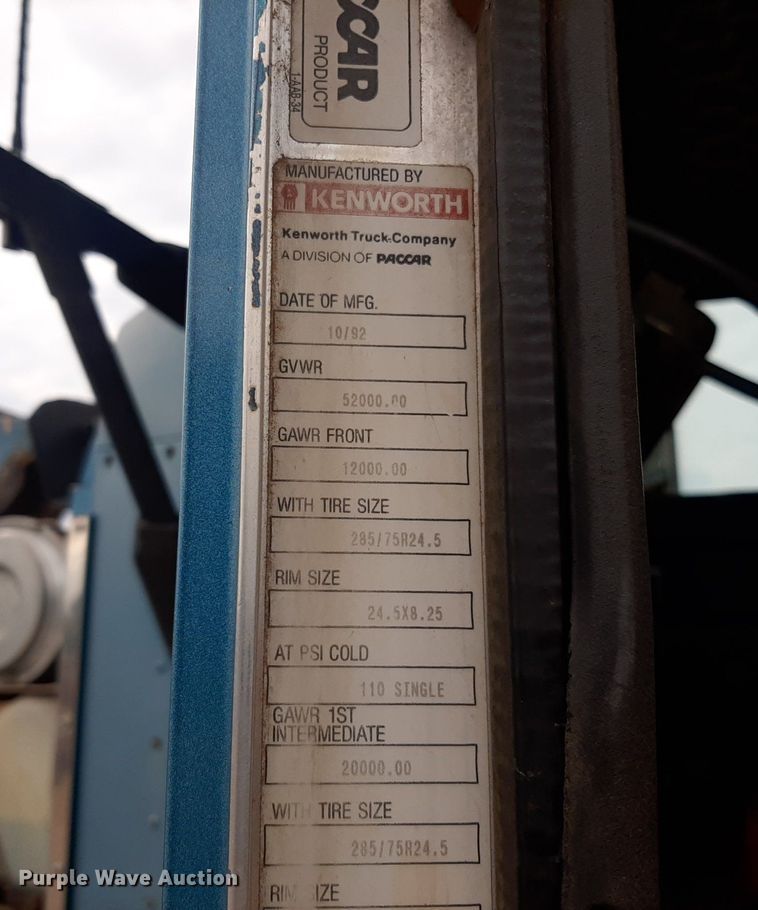 image for item OF9520 1993 Kenworth T600B  flatbed truck