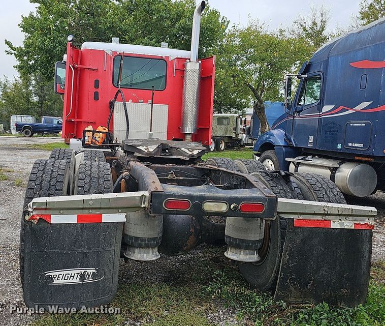 image for item OG9491 2007 Freightliner Columbia 120  semi truck