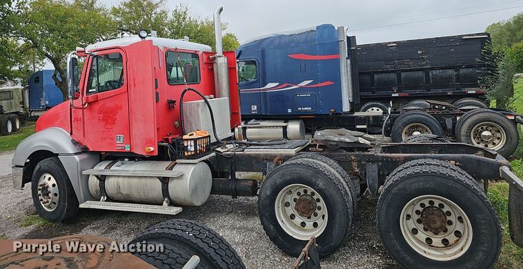 image for item OG9491 2007 Freightliner Columbia 120  semi truck