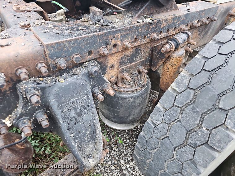 image for item OG9491 2007 Freightliner Columbia 120  semi truck