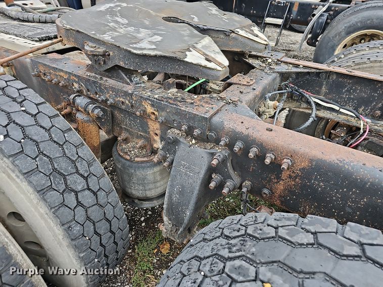 image for item OG9491 2007 Freightliner Columbia 120  semi truck