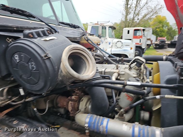 image for item OG9491 2007 Freightliner Columbia 120  semi truck