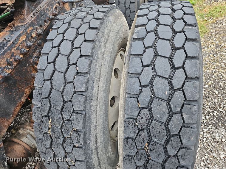 image for item OG9491 2007 Freightliner Columbia 120  semi truck