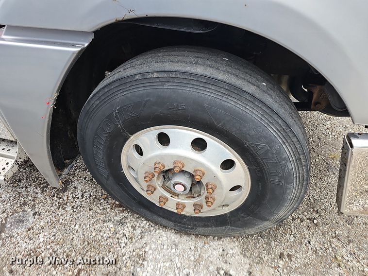 image for item OG9491 2007 Freightliner Columbia 120  semi truck