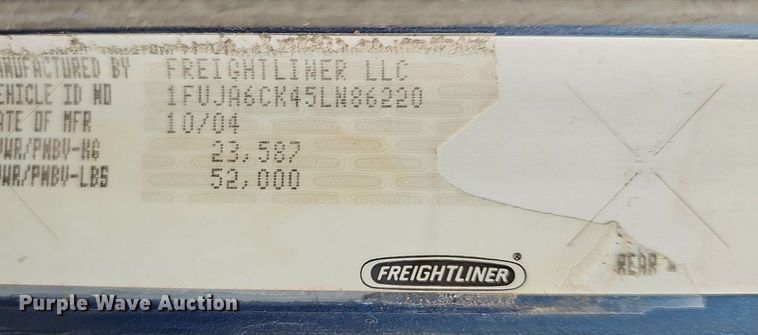 image for item OG9492 2005 Freightliner Columbia 120  semi truck