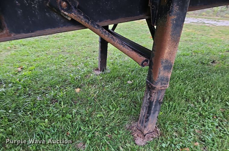 image for item OG9497 1999 Wabash  flatbed trailer