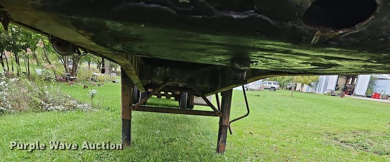 image for item OG9497 1999 Wabash  flatbed trailer