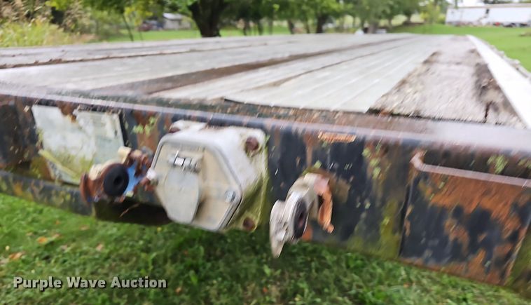 image for item OG9497 1999 Wabash  flatbed trailer