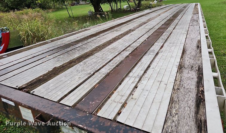 image for item OG9497 1999 Wabash  flatbed trailer