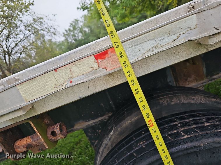 image for item OG9497 1999 Wabash  flatbed trailer