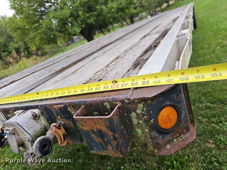 image for item OG9497 1999 Wabash  flatbed trailer