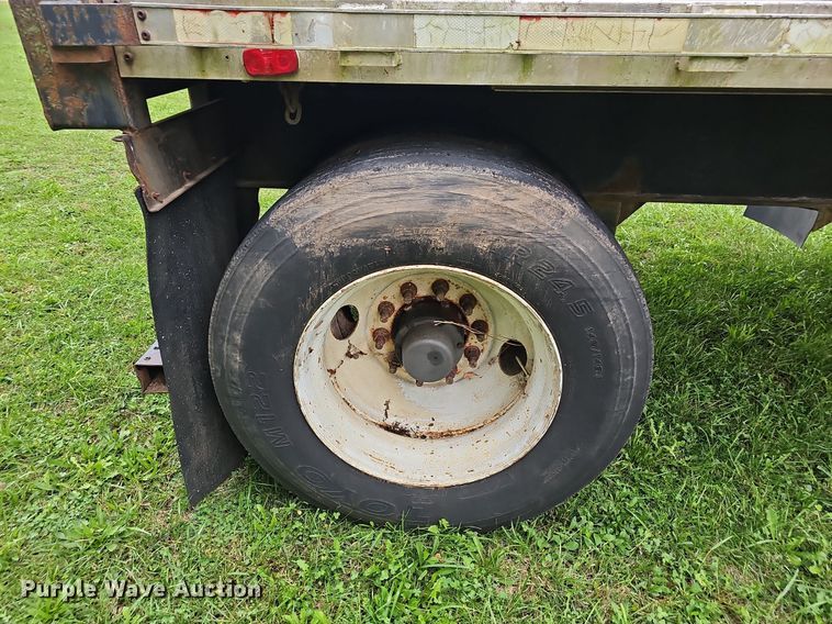 image for item OG9497 1999 Wabash  flatbed trailer