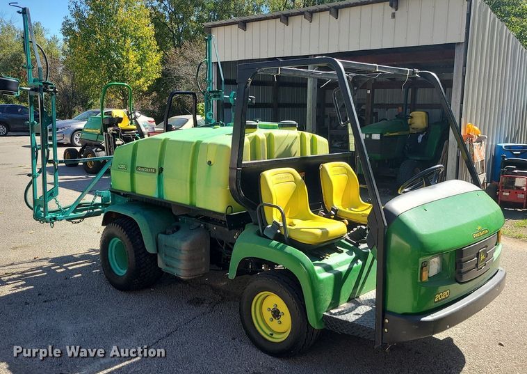 image for item DI3032 2004 John Deere Pro Gator 2020  sprayer