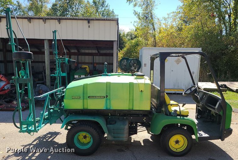image for item DI3032 2004 John Deere Pro Gator 2020  sprayer