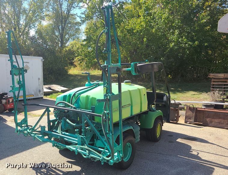 image for item DI3032 2004 John Deere Pro Gator 2020  sprayer